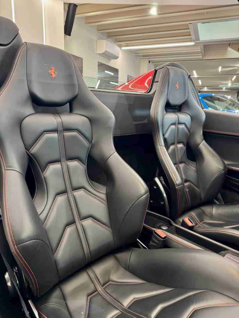 
								FERRARI 458 ITALIA SPIDER 4.5 V8 570 cv full									