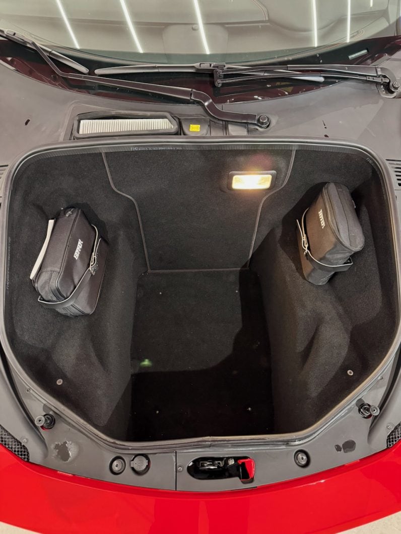 
								FERRARI 458 ITALIA SPIDER 4.5 V8 570 cv full									