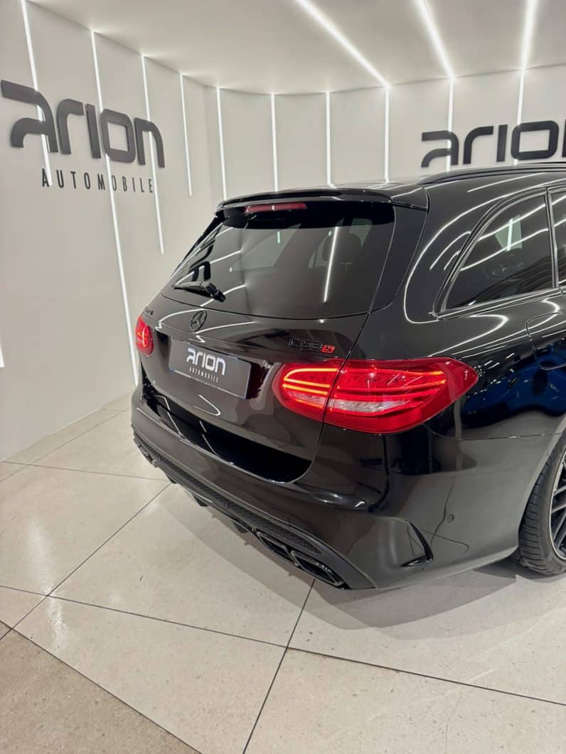 
								MERCEDES CLASSE C63 S BREAK 4.0 V8 510 ch Speedshift MCT AMG full									