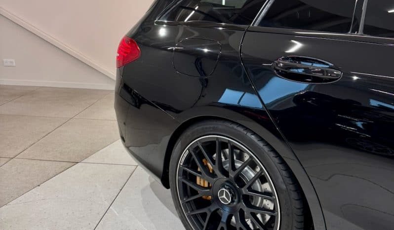 
								MERCEDES CLASSE C63 S BREAK 4.0 V8 510 ch Speedshift MCT AMG full									