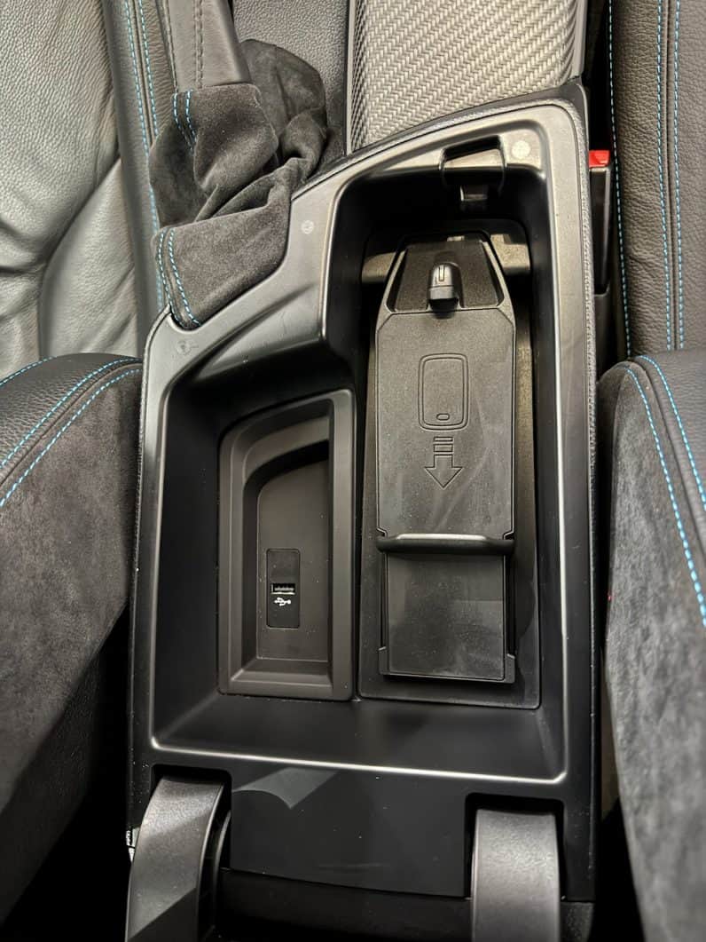 
								BMW M2 (F87) COMPETITION 3.0L 410 CH DKG7 full									