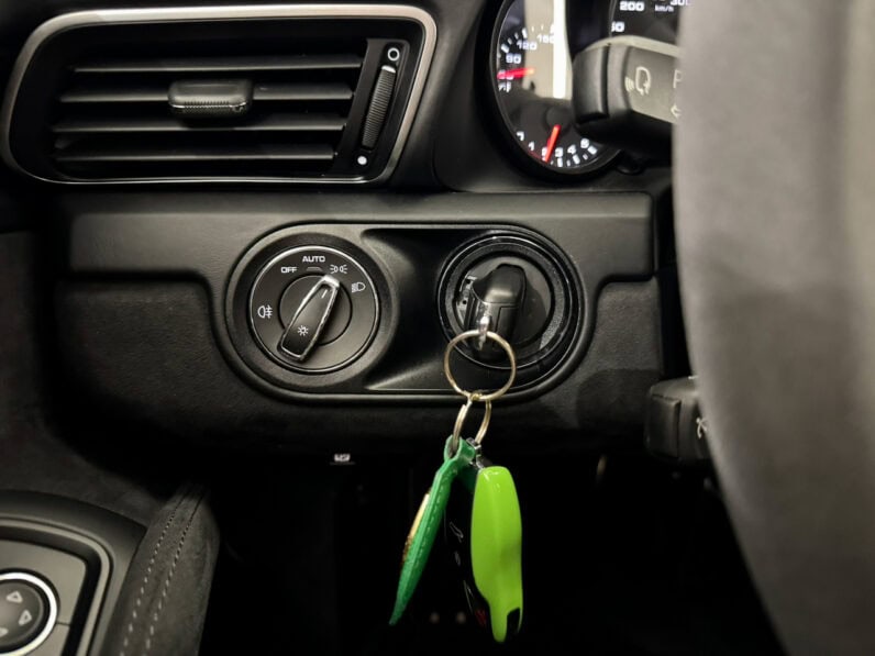 
								PORSCHE 911 991.2 Carrera Coupé GTS 3.0 PDK 450 cv full									