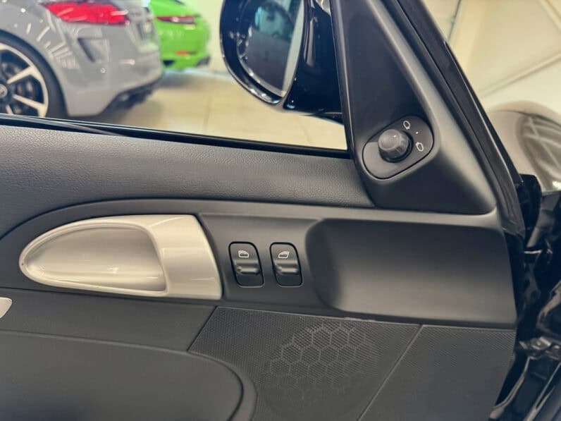 
								PORSCHE Boxster S 987.2 3.4 i PDK 320 cv Black Edition full									