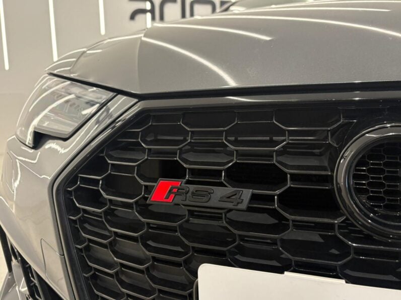 
								AUDI RS4 Avant Quattro 2.9 TFSI V6 450 cv Préparation ABT full									