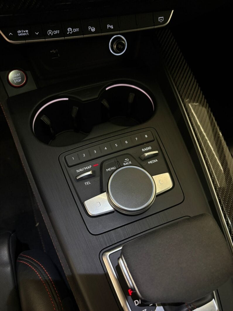 
								AUDI RS4 Avant Quattro 2.9 TFSI V6 450 cv Préparation ABT full									