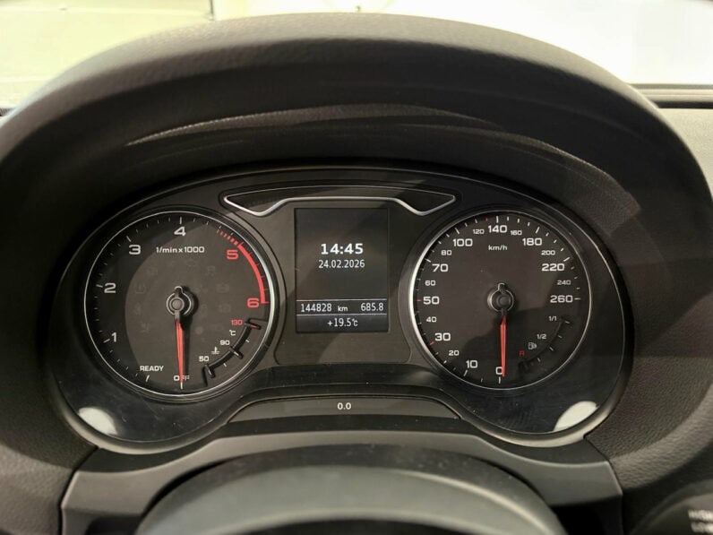 
								AUDI A3 Sportback 2.0 TDi S-Tronic6 S&S 150 cv S-Line full									