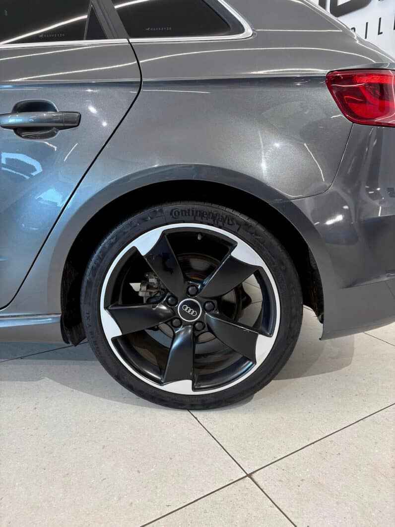 
								AUDI A3 Sportback 2.0 TDi S-Tronic6 S&S 150 cv S-Line full									