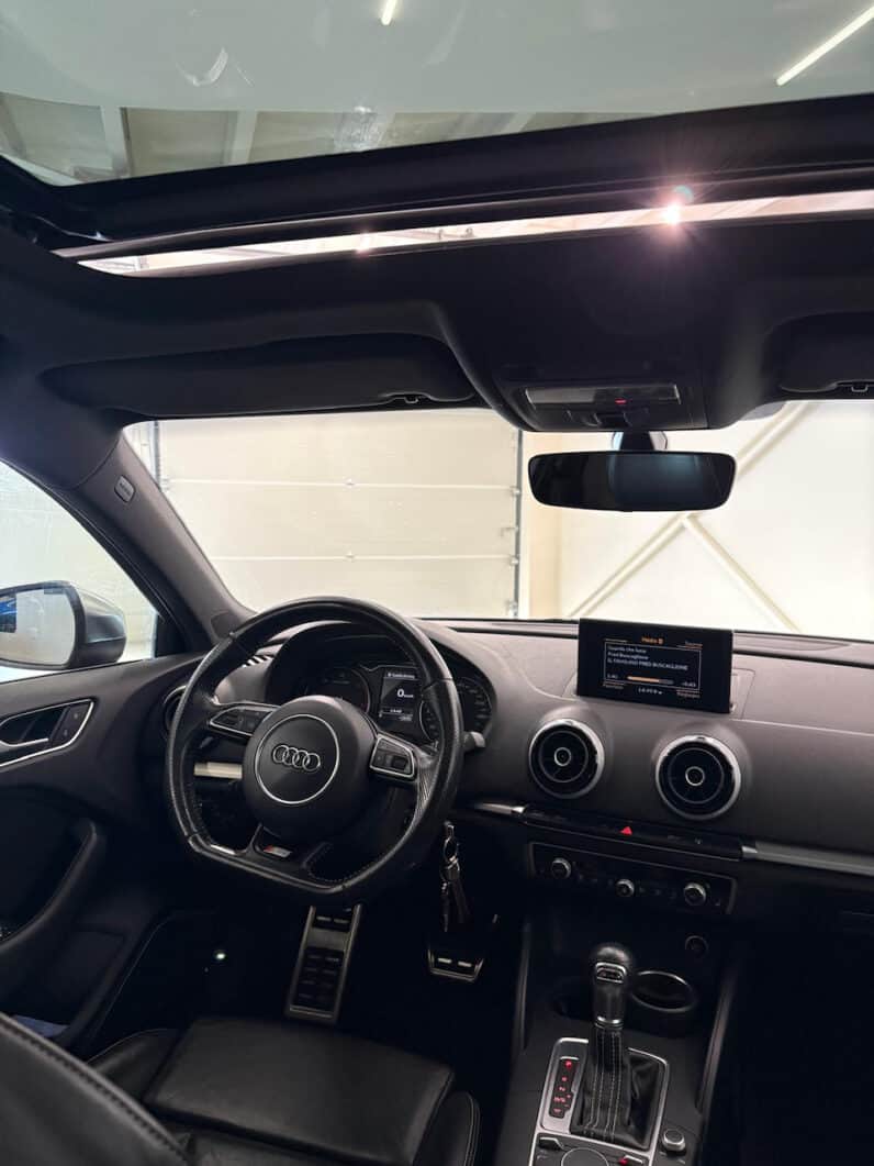 
								AUDI A3 Sportback 2.0 TDi S-Tronic6 S&S 150 cv S-Line full									