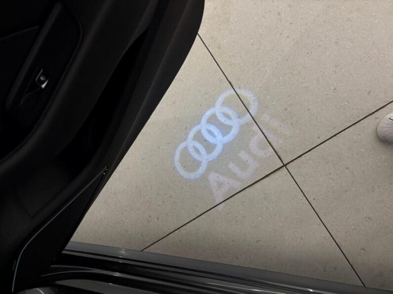 
								AUDI A3 Sportback 2.0 TDi S-Tronic6 S&S 150 cv S-Line full									