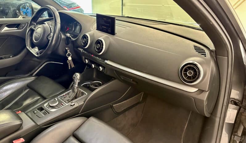 
								AUDI A3 Sportback 2.0 TDi S-Tronic6 S&S 150 cv S-Line full									