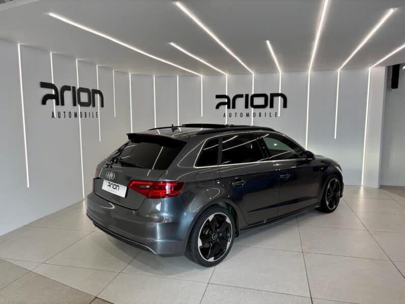 
								AUDI A3 Sportback 2.0 TDi S-Tronic6 S&S 150 cv S-Line full									