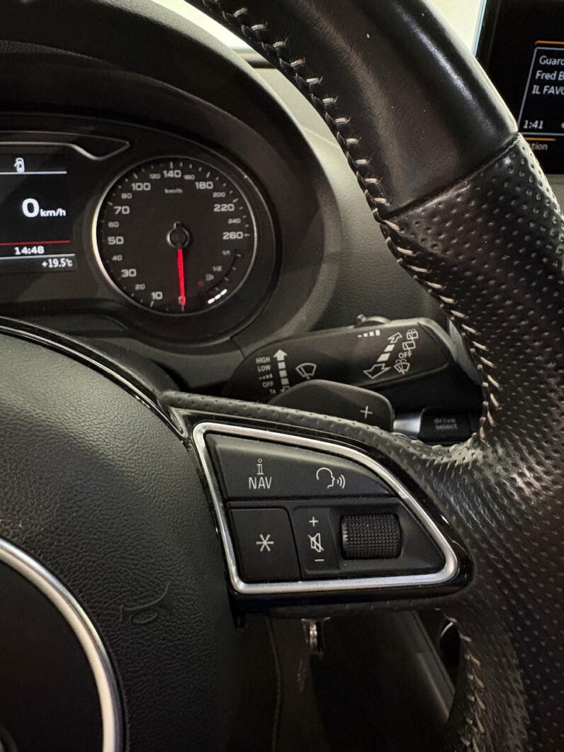 
								AUDI A3 Sportback 2.0 TDi S-Tronic6 S&S 150 cv S-Line full									