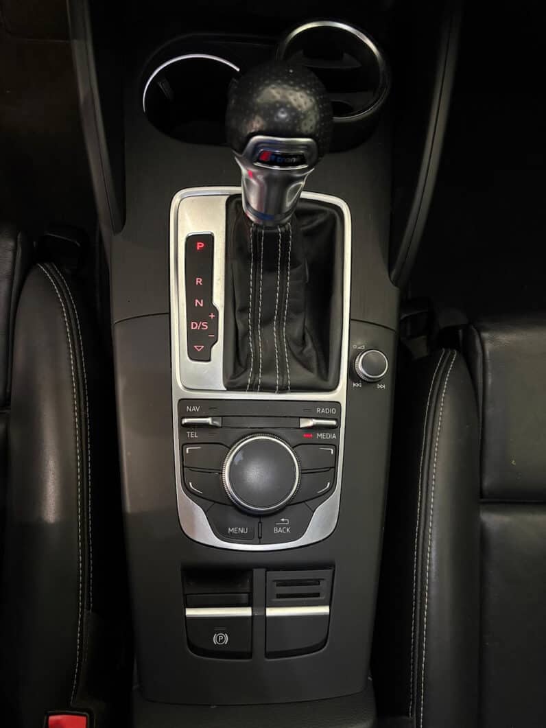 
								AUDI A3 Sportback 2.0 TDi S-Tronic6 S&S 150 cv S-Line full									