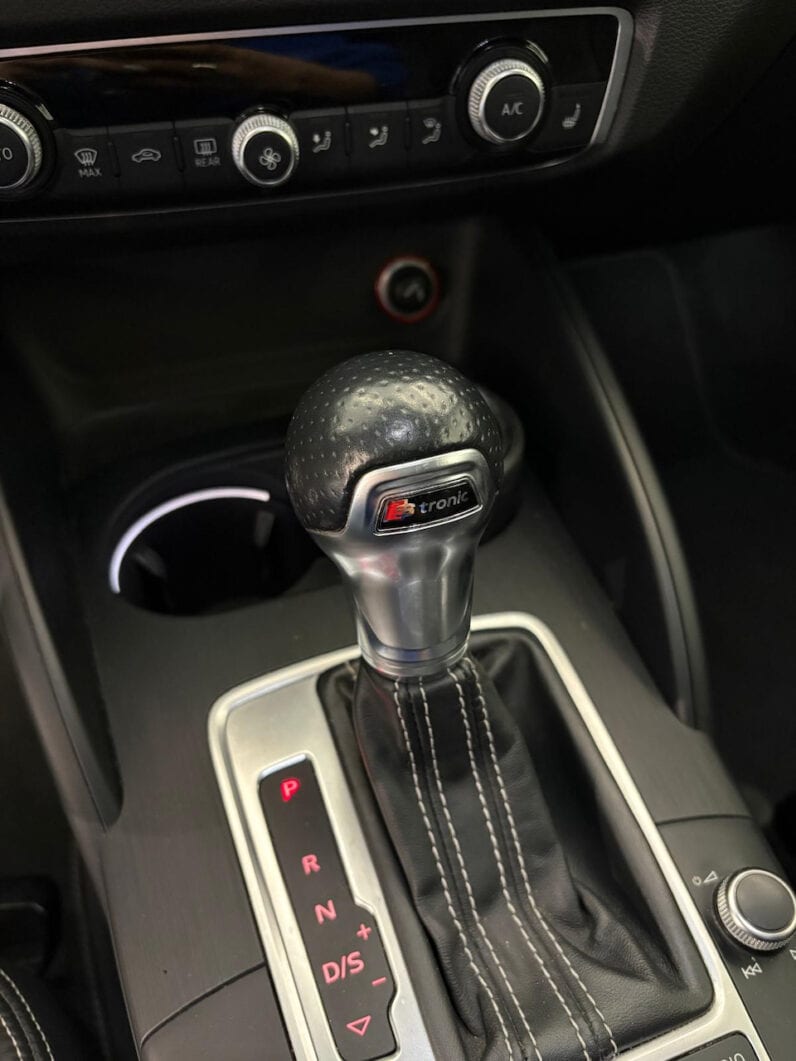 
								AUDI A3 Sportback 2.0 TDi S-Tronic6 S&S 150 cv S-Line full									