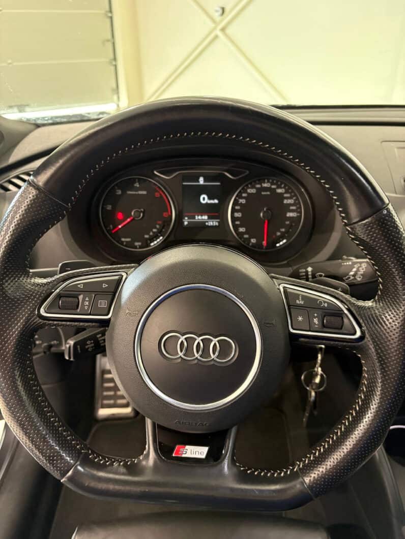 
								AUDI A3 Sportback 2.0 TDi S-Tronic6 S&S 150 cv S-Line full									