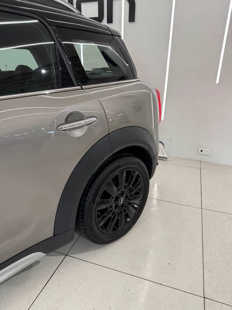 
								MINI Countryman Cooper 1.5 i 136 cv OAKWOOD full									