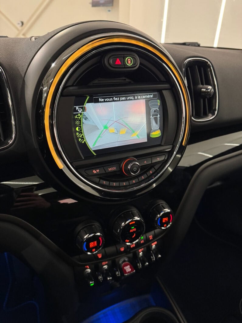 
								MINI Countryman Cooper 1.5 i 136 cv OAKWOOD full									