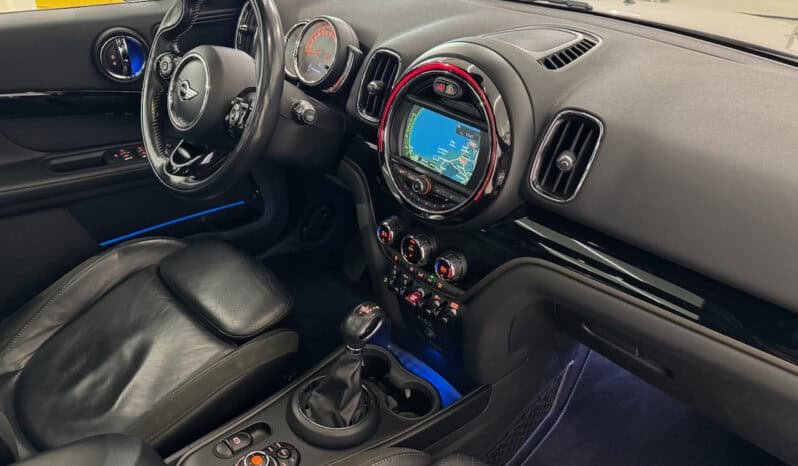 
								MINI Countryman Cooper 1.5 i 136 cv OAKWOOD full									