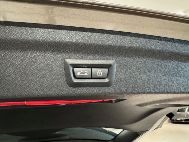 
								MINI Countryman Cooper 1.5 i 136 cv OAKWOOD full									