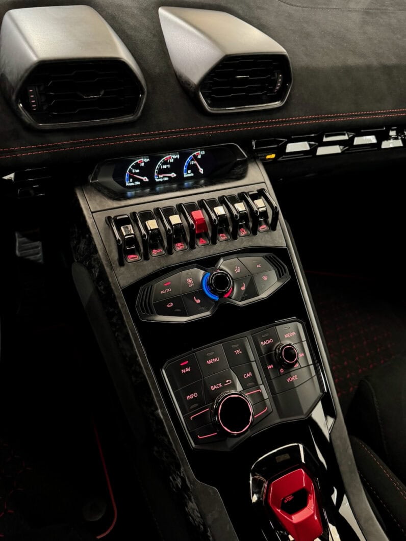 
								LAMBORGHINI HURACAN PERFORMANTE 5.2 V10 LP 640-4 full									