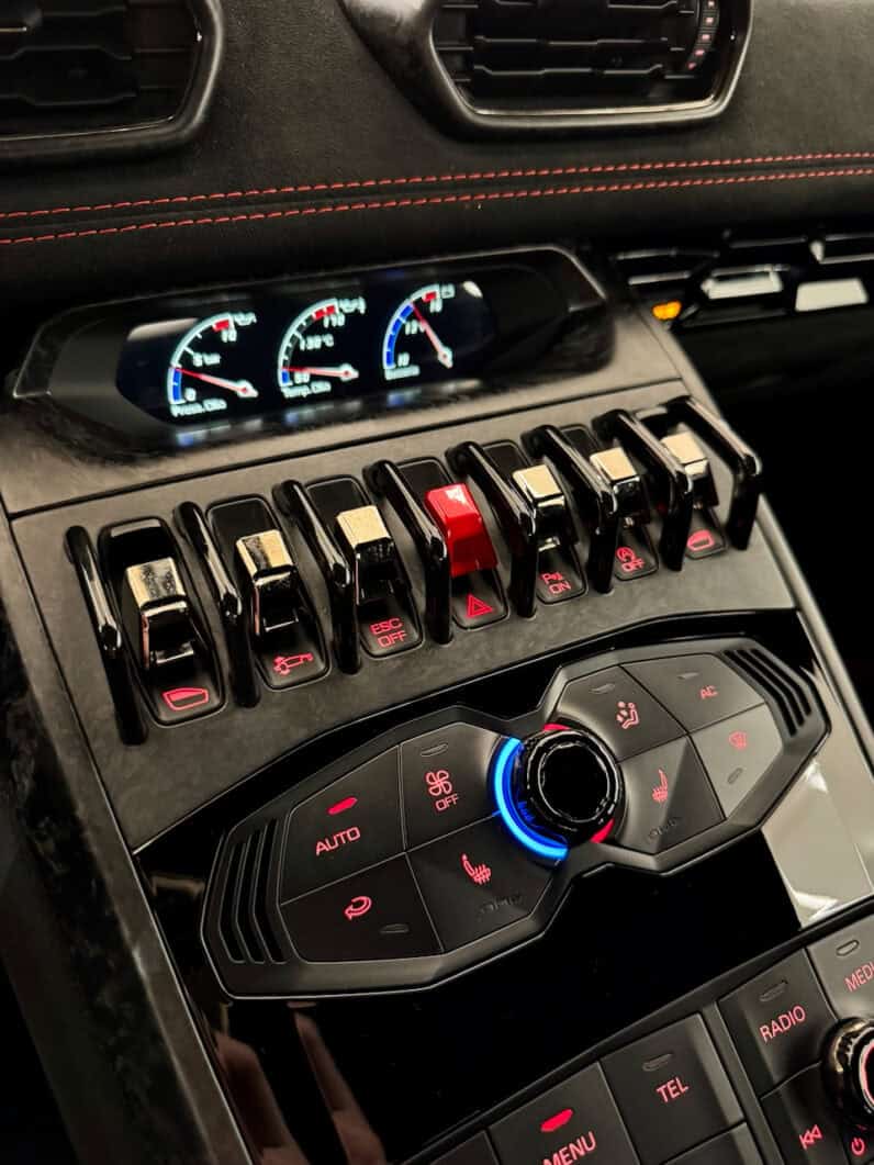 
								LAMBORGHINI HURACAN PERFORMANTE 5.2 V10 LP 640-4 full									