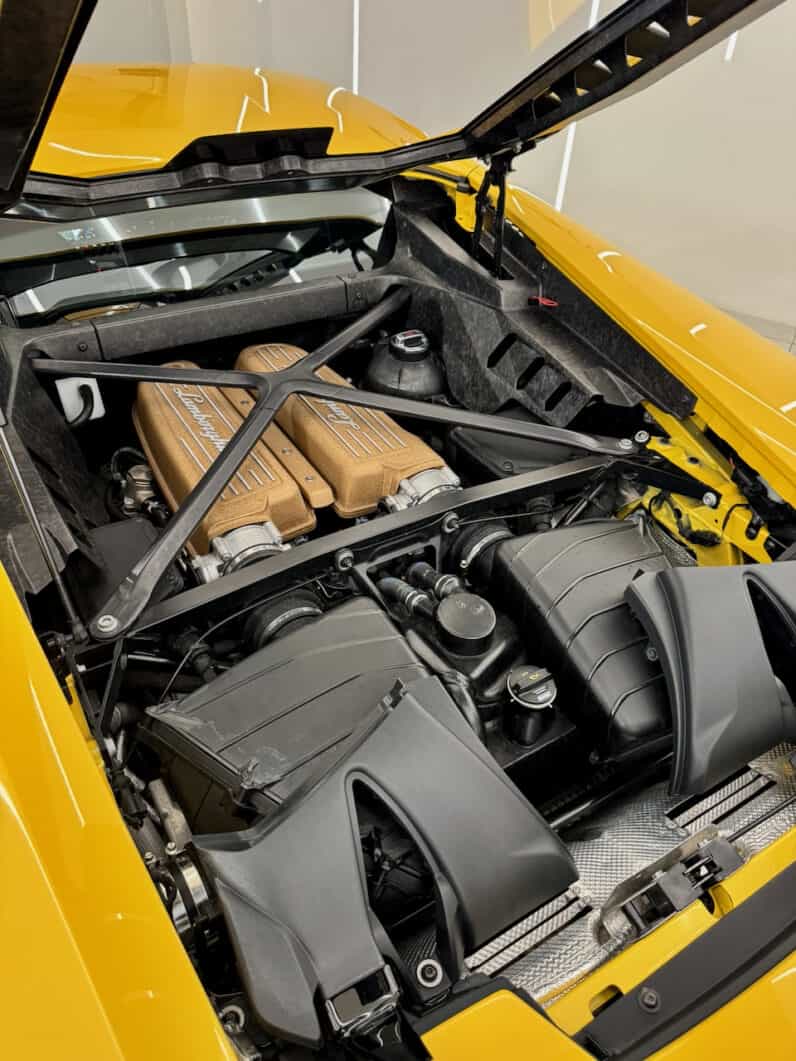 
								LAMBORGHINI HURACAN PERFORMANTE 5.2 V10 LP 640-4 full									