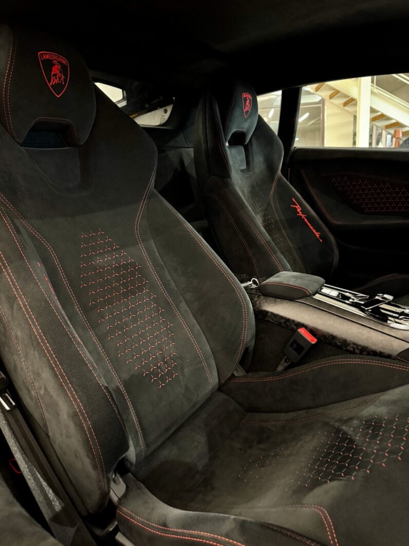 
								LAMBORGHINI HURACAN PERFORMANTE 5.2 V10 LP 640-4 full									