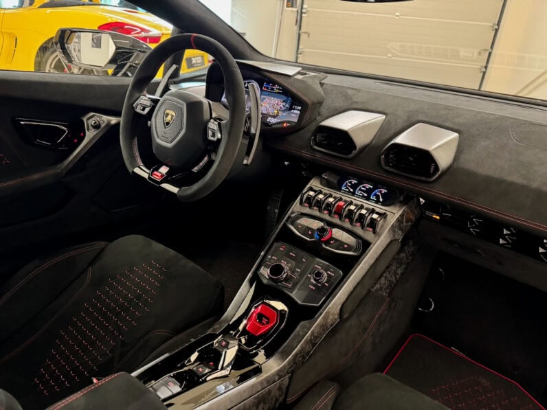 
								LAMBORGHINI HURACAN PERFORMANTE 5.2 V10 LP 640-4 full									