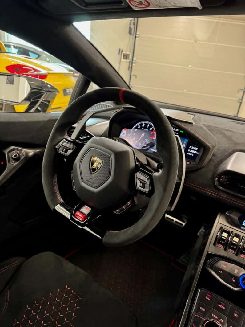 
								LAMBORGHINI HURACAN PERFORMANTE 5.2 V10 LP 640-4 full									