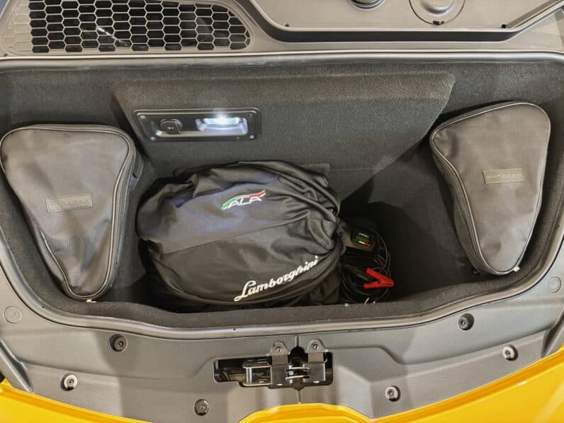 
								LAMBORGHINI HURACAN PERFORMANTE 5.2 V10 LP 640-4 full									