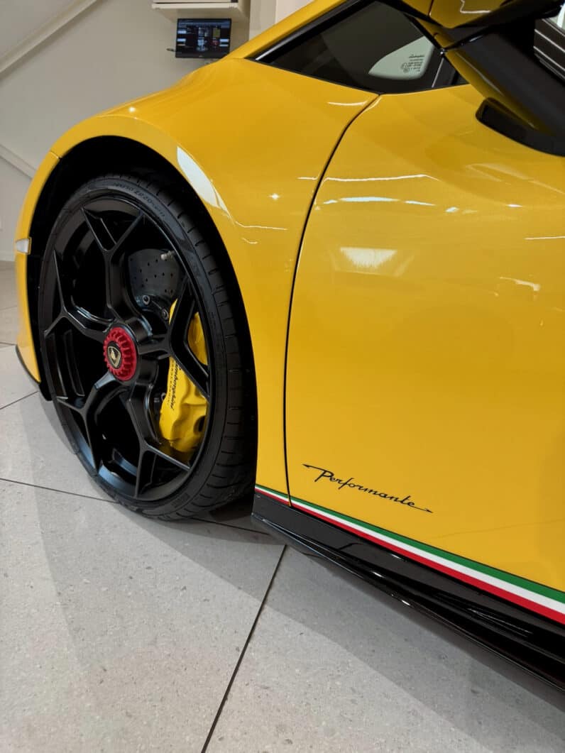 
								LAMBORGHINI HURACAN PERFORMANTE 5.2 V10 LP 640-4 full									