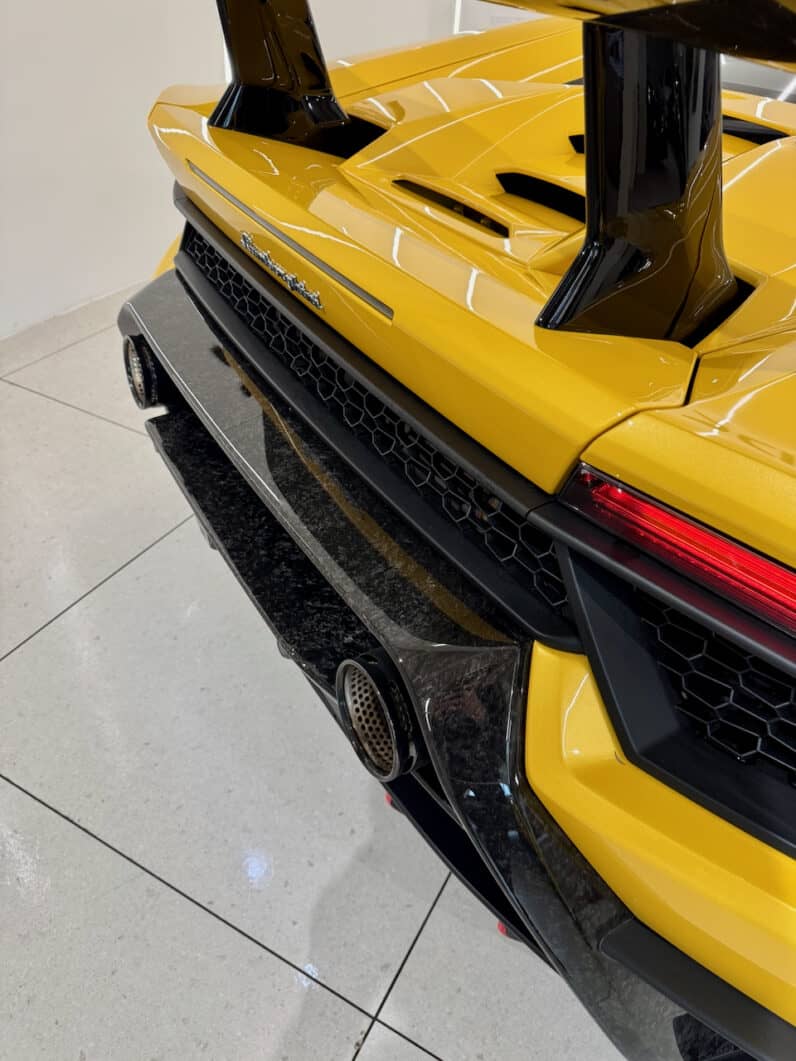 
								LAMBORGHINI HURACAN PERFORMANTE 5.2 V10 LP 640-4 full									