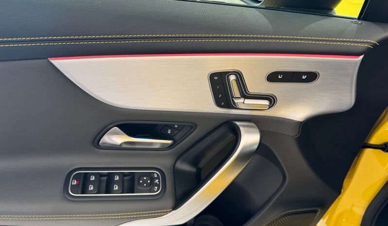 
								Mercedes-benz Classe A 45 S AMG 421 ch 4Matic+ 8G-DCT Speedshift AMG full									