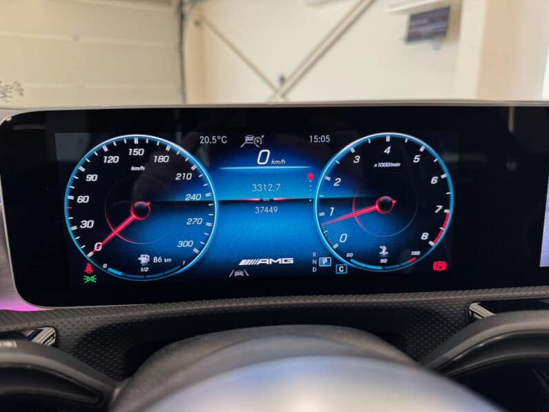 
								Mercedes-benz Classe A 45 S AMG 421 ch 4Matic+ 8G-DCT Speedshift AMG full									