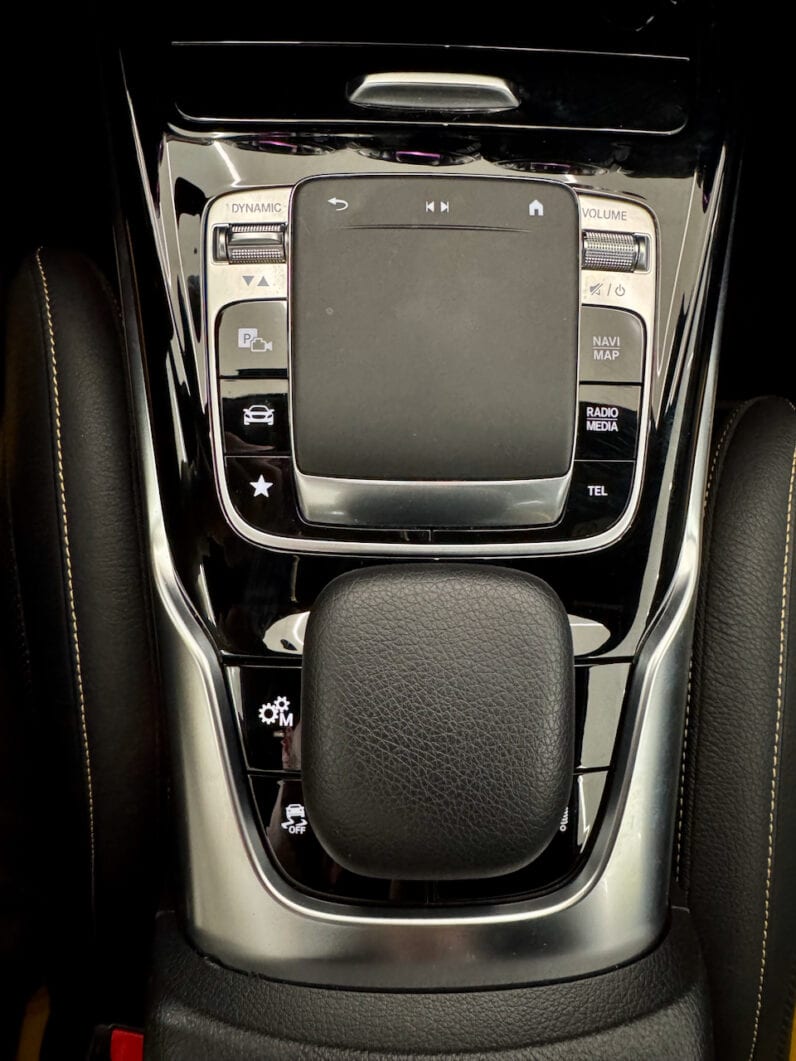 
								Mercedes-benz Classe A 45 S AMG 421 ch 4Matic+ 8G-DCT Speedshift AMG full									