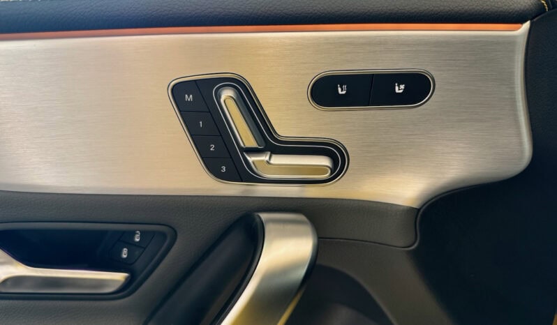 
								Mercedes-benz Classe A 45 S AMG 421 ch 4Matic+ 8G-DCT Speedshift AMG full									