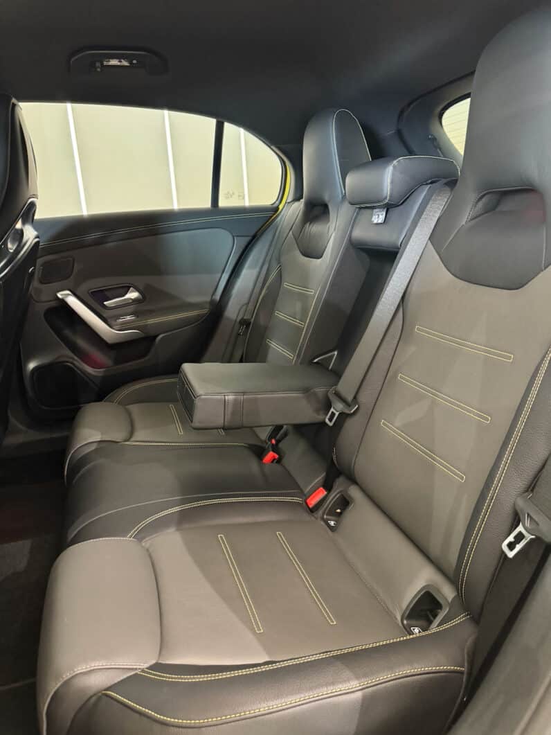 
								Mercedes-benz Classe A 45 S AMG 421 ch 4Matic+ 8G-DCT Speedshift AMG full									