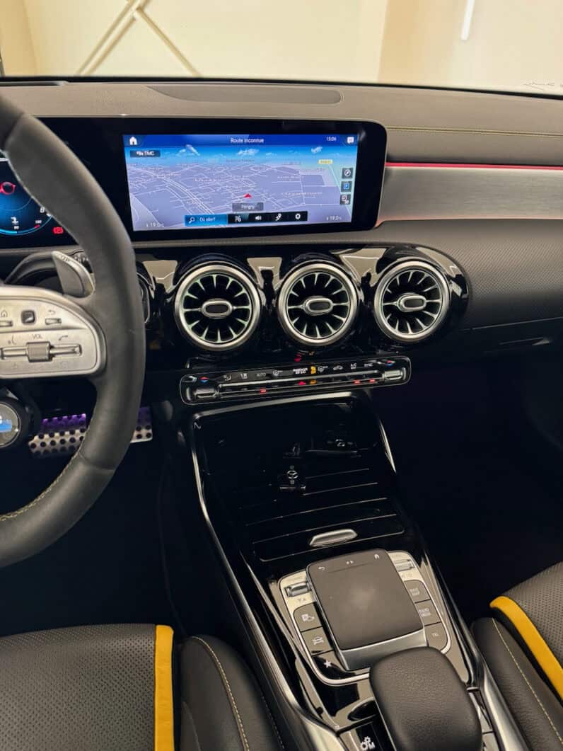 
								Mercedes-benz Classe A 45 S AMG 421 ch 4Matic+ 8G-DCT Speedshift AMG full									