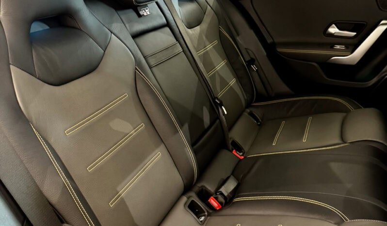 
								Mercedes-benz Classe A 45 S AMG 421 ch 4Matic+ 8G-DCT Speedshift AMG full									