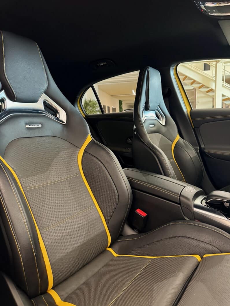 
								Mercedes-benz Classe A 45 S AMG 421 ch 4Matic+ 8G-DCT Speedshift AMG full									