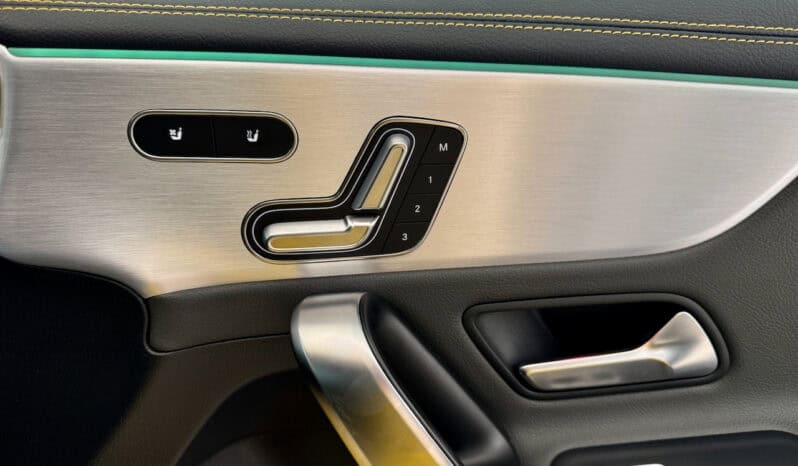 
								Mercedes-benz Classe A 45 S AMG 421 ch 4Matic+ 8G-DCT Speedshift AMG full									