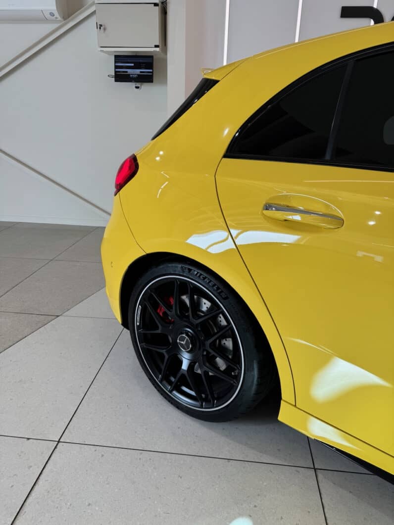 
								Mercedes-benz Classe A 45 S AMG 421 ch 4Matic+ 8G-DCT Speedshift AMG full									