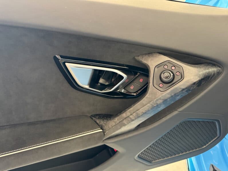 
								LAMBORGHINI HURACAN EVO RWD SPYDER 610 CH Blu Cepheus full									