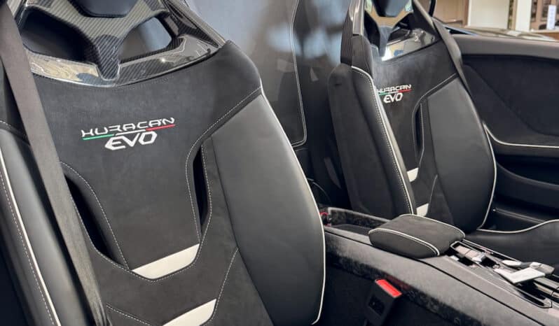 
								LAMBORGHINI HURACAN EVO RWD SPYDER 610 CH Blu Cepheus full									