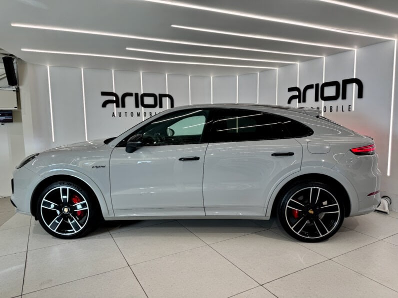 
								PORSCHE Cayenne Coupé E-Hybrid 3.0L V6 461 ch Pack Sport Allégé full									