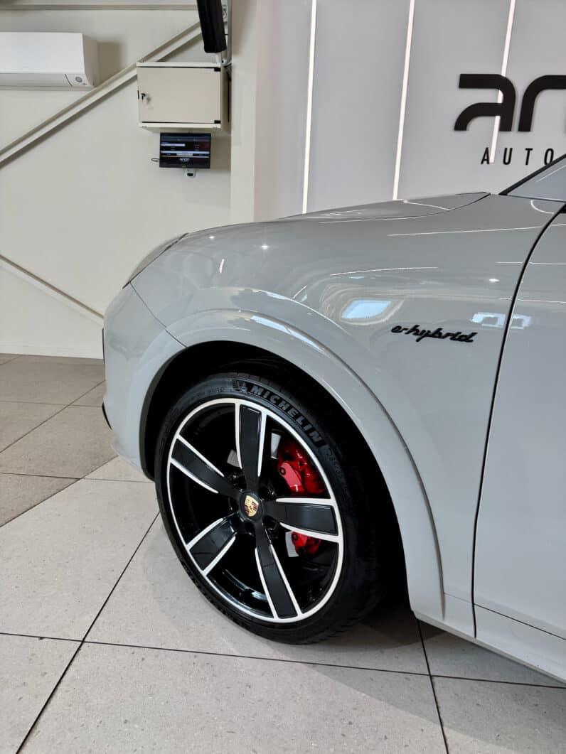 
								PORSCHE Cayenne Coupé E-Hybrid 3.0L V6 461 ch Pack Sport Allégé full									