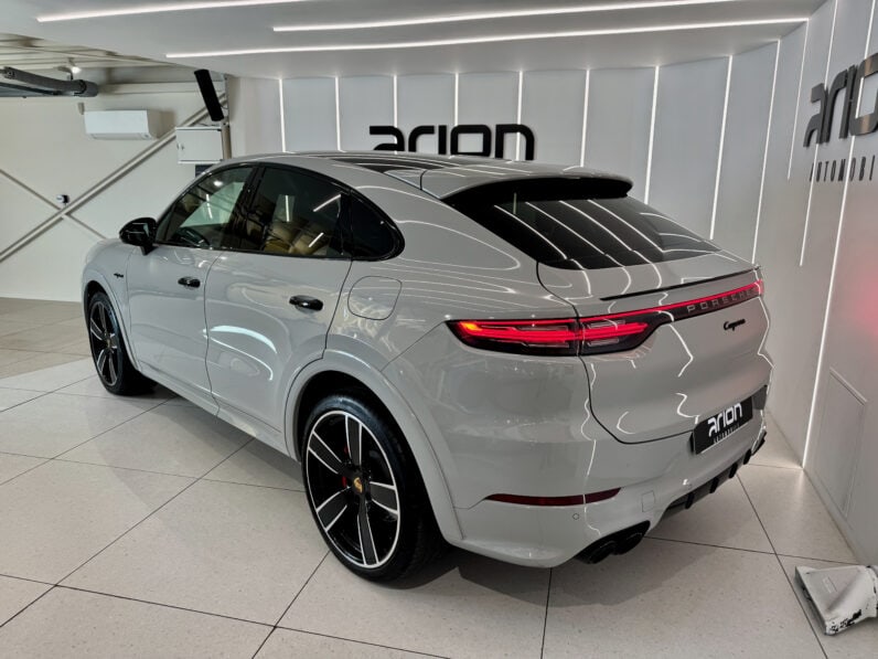 
								PORSCHE Cayenne Coupé E-Hybrid 3.0L V6 461 ch Pack Sport Allégé full									