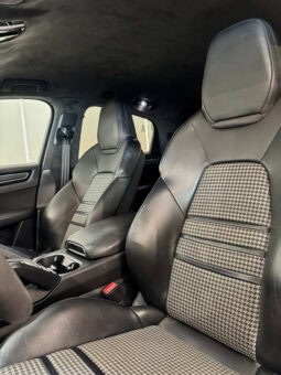 
										PORSCHE Cayenne Coupé E-Hybrid 3.0L V6 461 ch Pack Sport Allégé full									