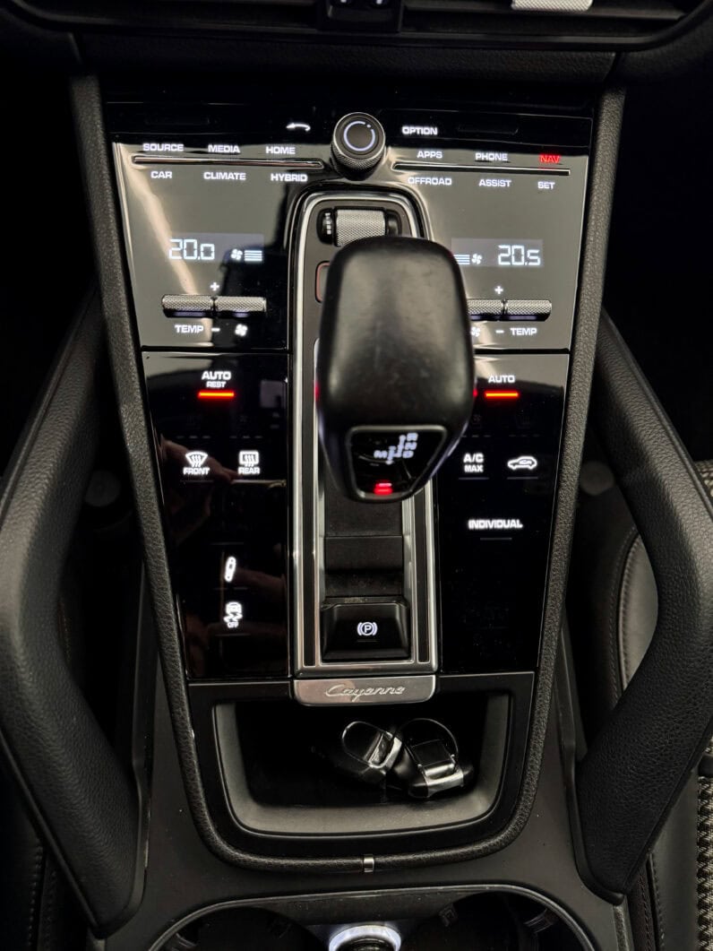 
								PORSCHE Cayenne Coupé E-Hybrid 3.0L V6 461 ch Pack Sport Allégé full									