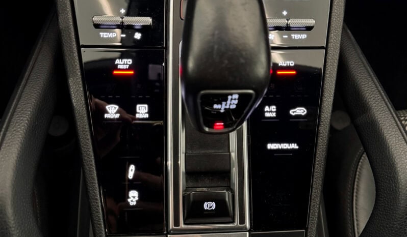 
								PORSCHE Cayenne Coupé E-Hybrid 3.0L V6 461 ch Pack Sport Allégé full									